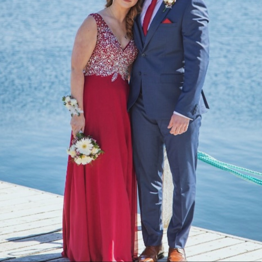 prom/grad dress - Picture 1 of 6